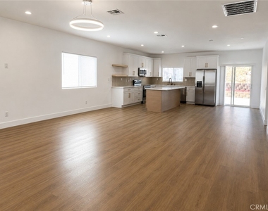 617 Acacia - Photo Thumbnail 3