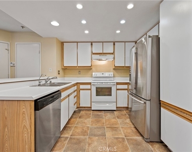 2800 Keller Drive - Photo Thumbnail 3