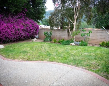1648 Bluestone - Photo Thumbnail 11