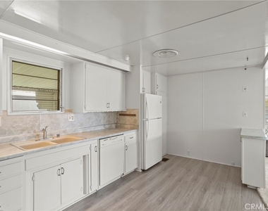 640 San Jose Drive - Photo Thumbnail 10
