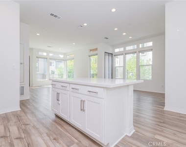 142 Sawbuck - Photo Thumbnail 11