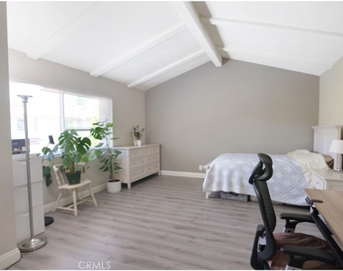 902 Creekside - Photo Thumbnail 19