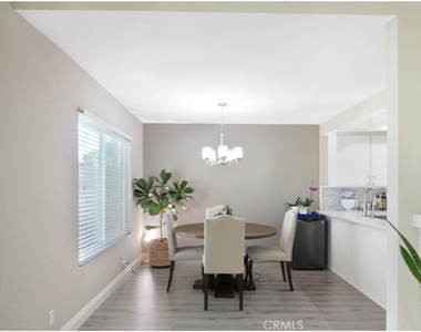 902 Creekside - Photo Thumbnail 5