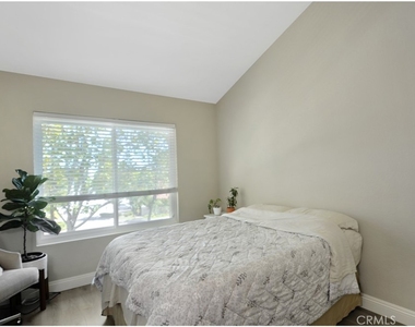 902 Creekside - Photo Thumbnail 16