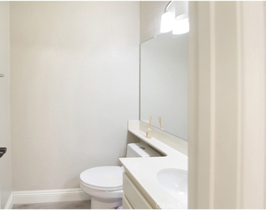 902 Creekside - Photo Thumbnail 9