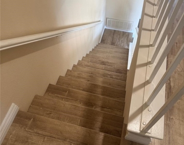 30902 Club House Drive - Photo Thumbnail 11