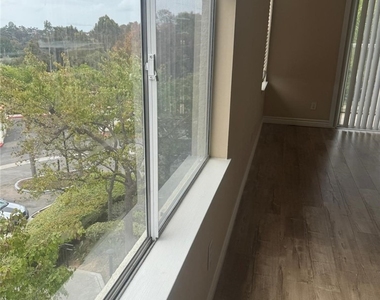 30902 Club House Drive - Photo Thumbnail 9