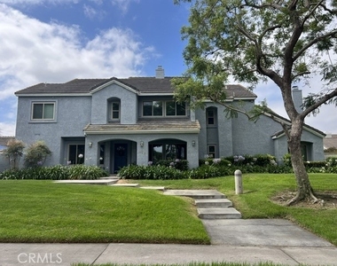 459 E Yale - Photo Thumbnail 2
