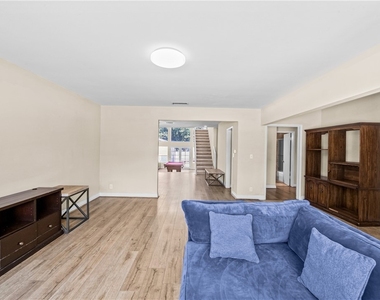 542 N Waverly Street - Photo Thumbnail 6