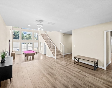 542 N Waverly Street - Photo Thumbnail 8