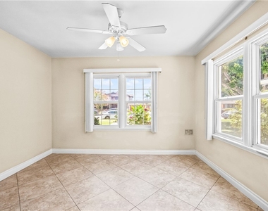 542 N Waverly Street - Photo Thumbnail 16