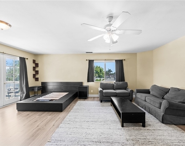 542 N Waverly Street - Photo Thumbnail 46