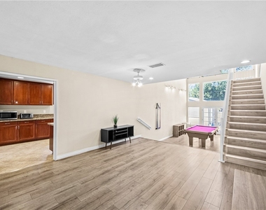 542 N Waverly Street - Photo Thumbnail 7