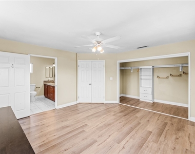 542 N Waverly Street - Photo Thumbnail 54