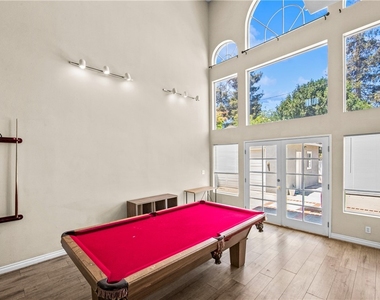 542 N Waverly Street - Photo Thumbnail 11