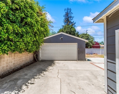 542 N Waverly Street - Photo Thumbnail 65