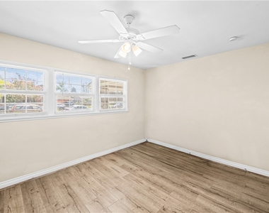 542 N Waverly Street - Photo Thumbnail 28