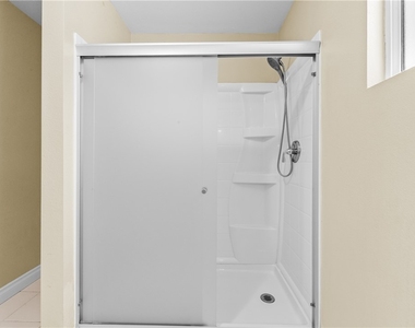 542 N Waverly Street - Photo Thumbnail 60