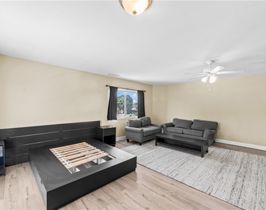 542 N Waverly Street - Photo Thumbnail 48