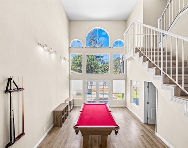 542 N Waverly Street - Photo Thumbnail 9