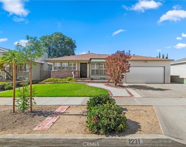 1231 E Mayfair Avenue - Photo Thumbnail 46