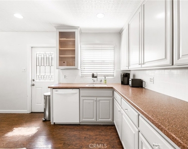 1231 E Mayfair Avenue - Photo Thumbnail 14
