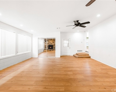 1231 E Mayfair Avenue - Photo Thumbnail 7