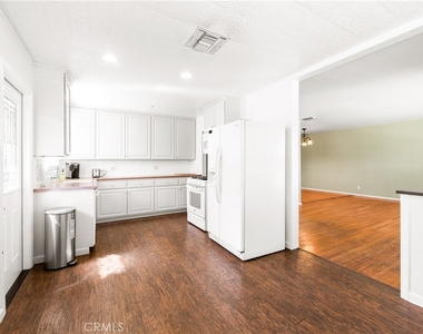 1231 E Mayfair Avenue - Photo Thumbnail 12