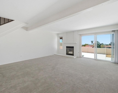 6805 Briarwood Drive - Photo Thumbnail 3