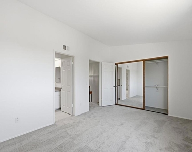 6805 Briarwood Drive - Photo Thumbnail 17