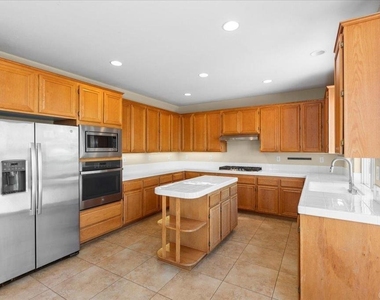 1560 Eden Court - Photo Thumbnail 13