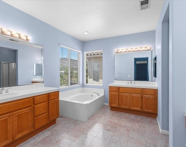 1560 Eden Court - Photo Thumbnail 29