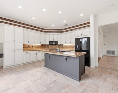 5643 Willowmere Lane - Photo Thumbnail 16