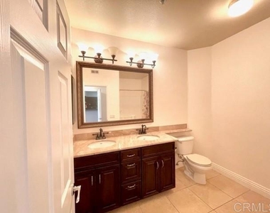 12372 Carmel Country Road - Photo Thumbnail 16