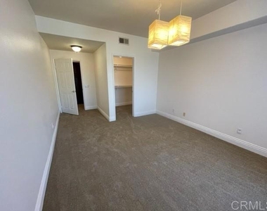 12372 Carmel Country Road - Photo Thumbnail 11