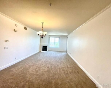 12372 Carmel Country Road - Photo Thumbnail 6