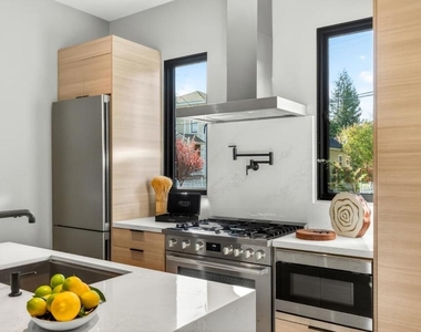 585 Riverside Drive - Photo Thumbnail 5