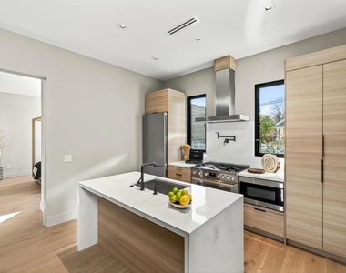 585 Riverside Drive - Photo Thumbnail 3
