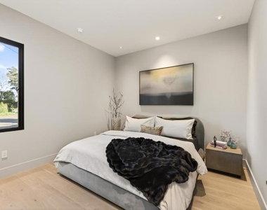 585 Riverside Drive - Photo Thumbnail 9