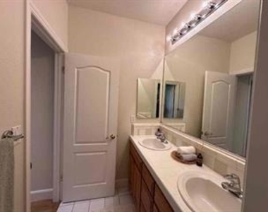 106 Oak Haven Pl - Photo Thumbnail 13