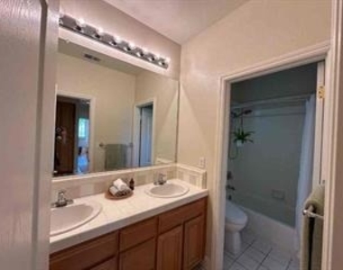 106 Oak Haven Pl - Photo Thumbnail 12