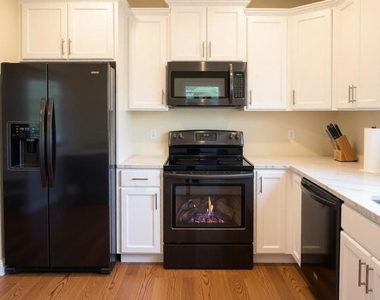 1609 Bonita Avenue - Photo Thumbnail 4