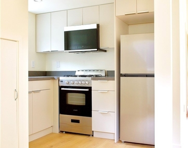 3743 Locke Avenue - Photo Thumbnail 4