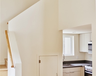 3743 Locke Avenue - Photo Thumbnail 5
