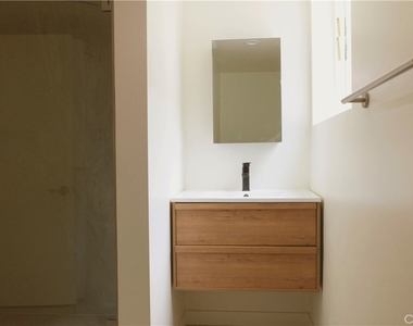 3743 Locke Avenue - Photo Thumbnail 8