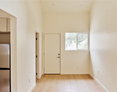 3743 Locke Avenue - Photo Thumbnail 2