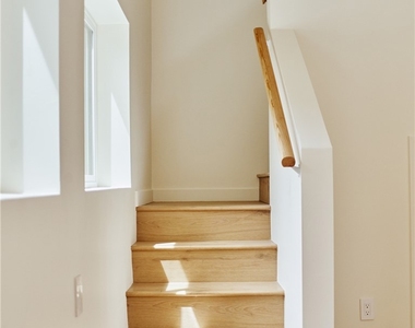 3743 Locke Avenue - Photo Thumbnail 6
