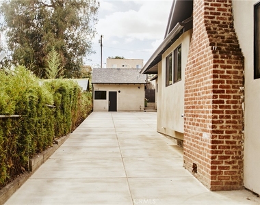 3743 Locke Avenue - Photo Thumbnail 9