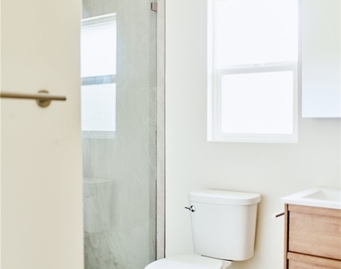 3743 Locke Avenue - Photo Thumbnail 16