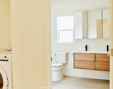 3743 Locke Avenue - Photo Thumbnail 15